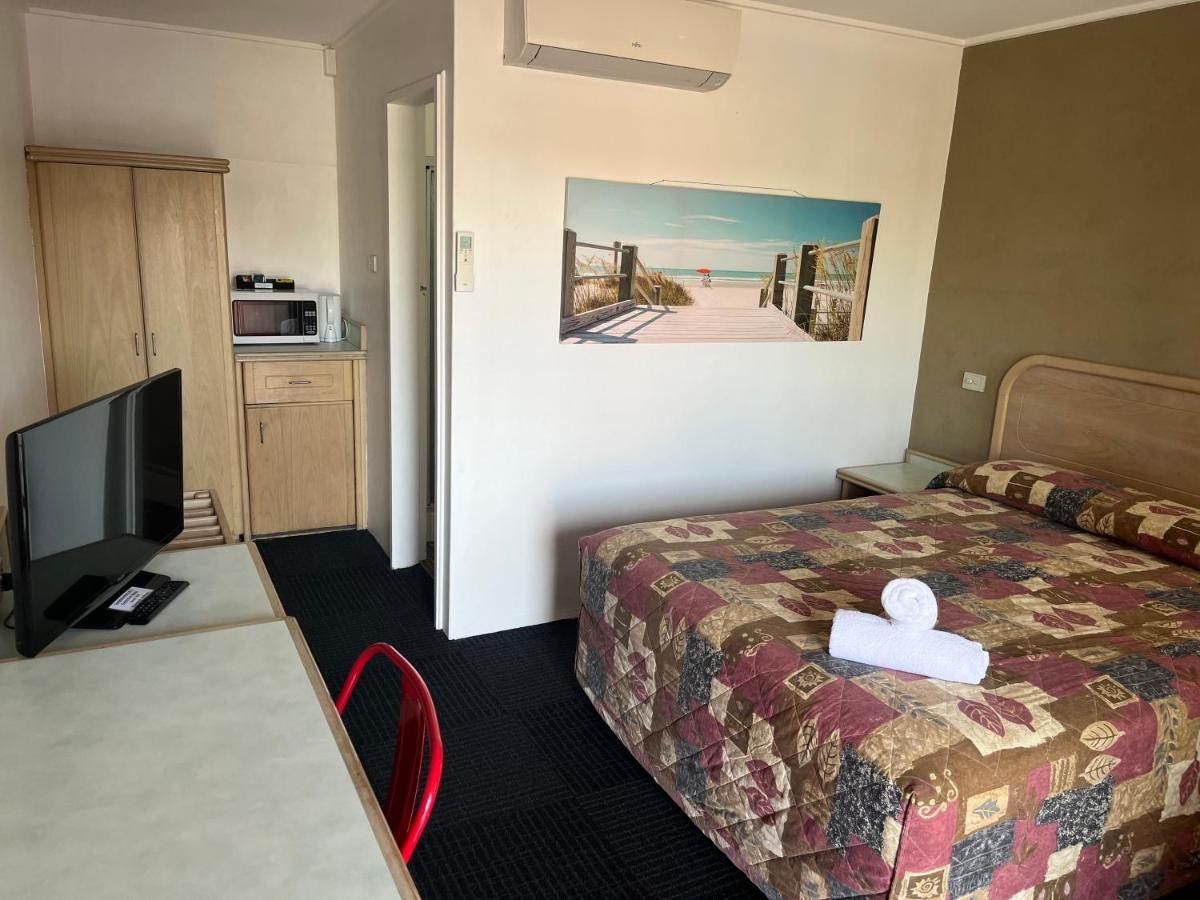 Chelsea Motor Inn Coffs Harbour Extérieur photo